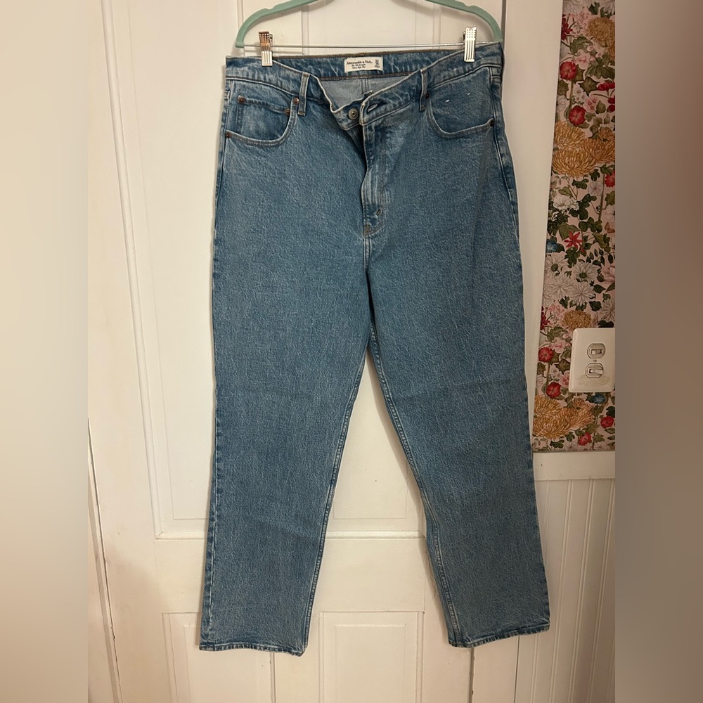 Abercrombie & Fitch High Rise Jeans